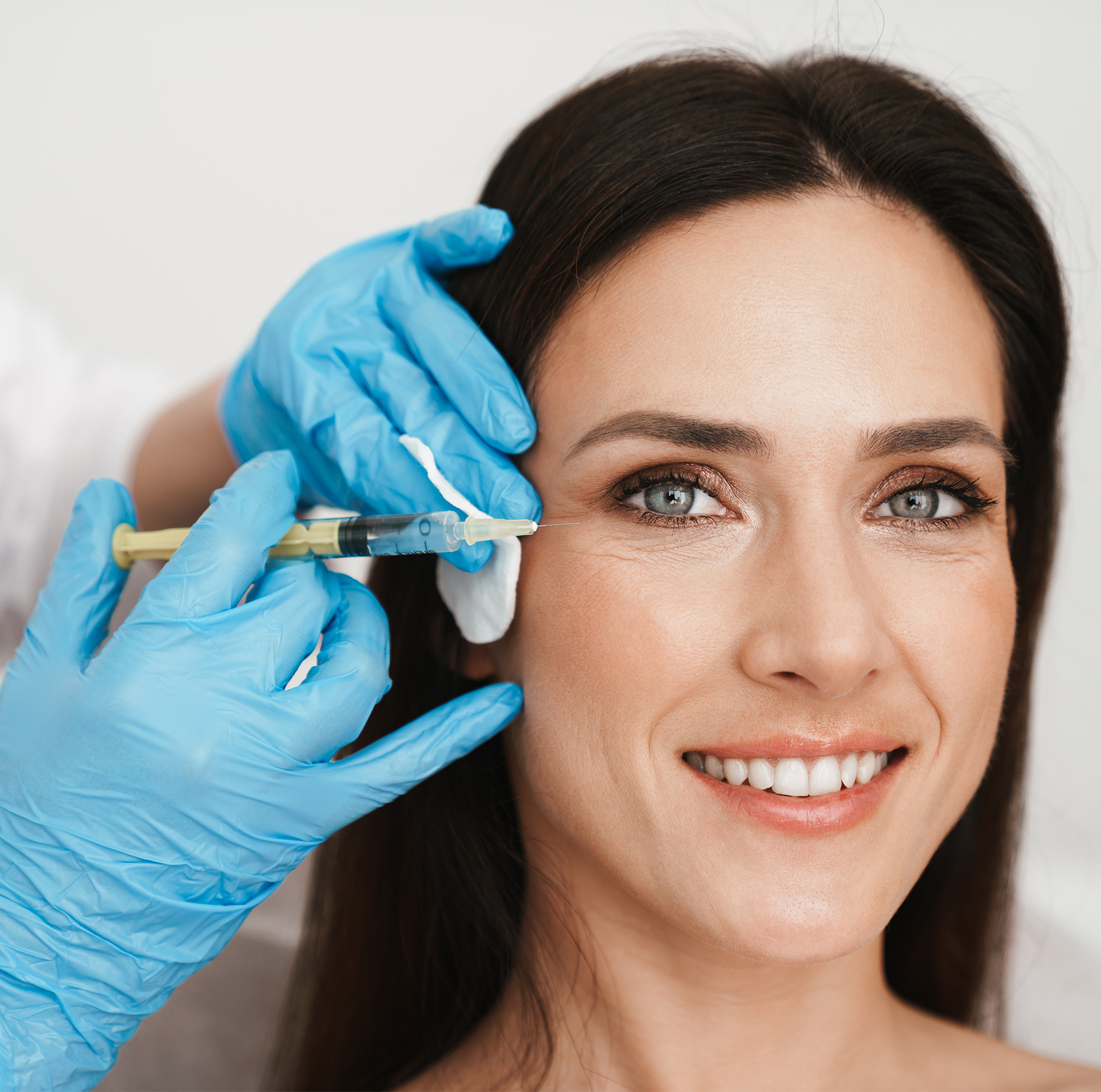 injections_mid-aged_woman